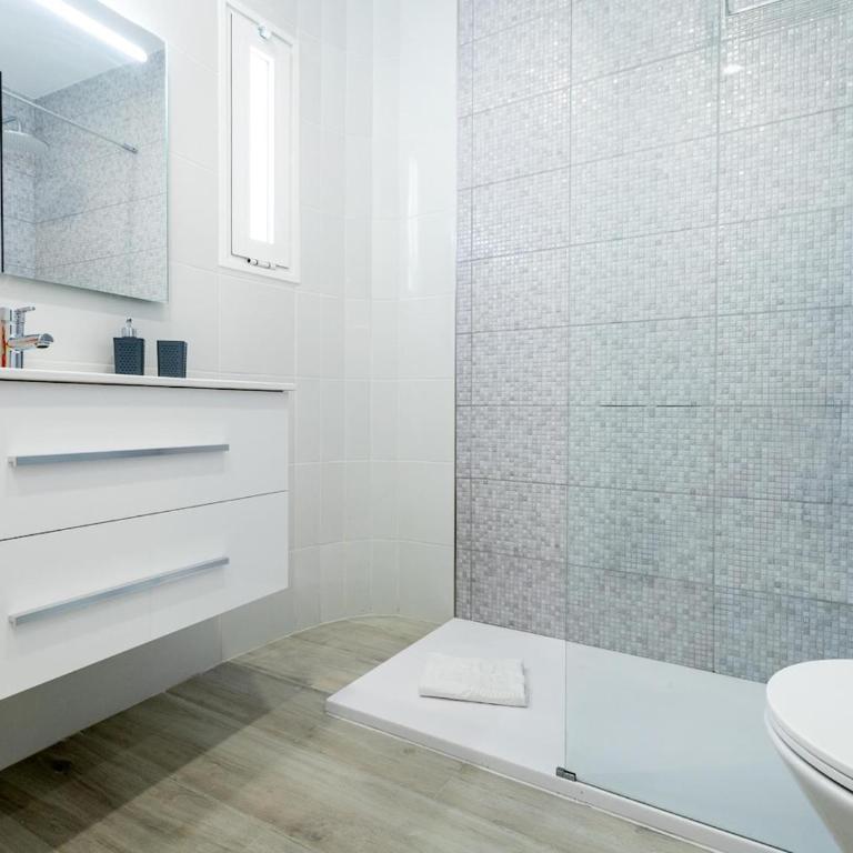 31 Los Cristianos front sea, pool free WiFi - Apartamento de 1 dormitorio - 17