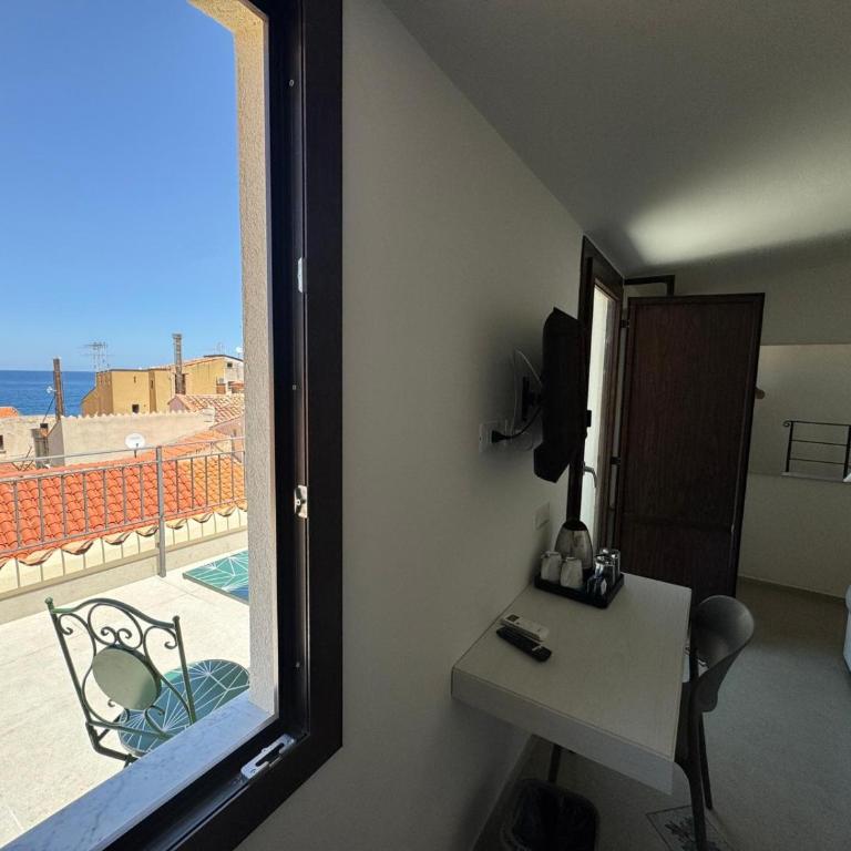 Nikelia - Camera Queen con Vista Mare - 10