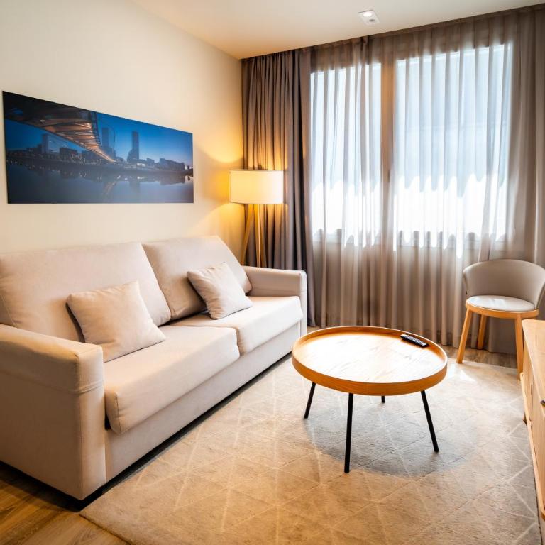 Bilbao City Center by abba Suites - Deluxe Studio - 6