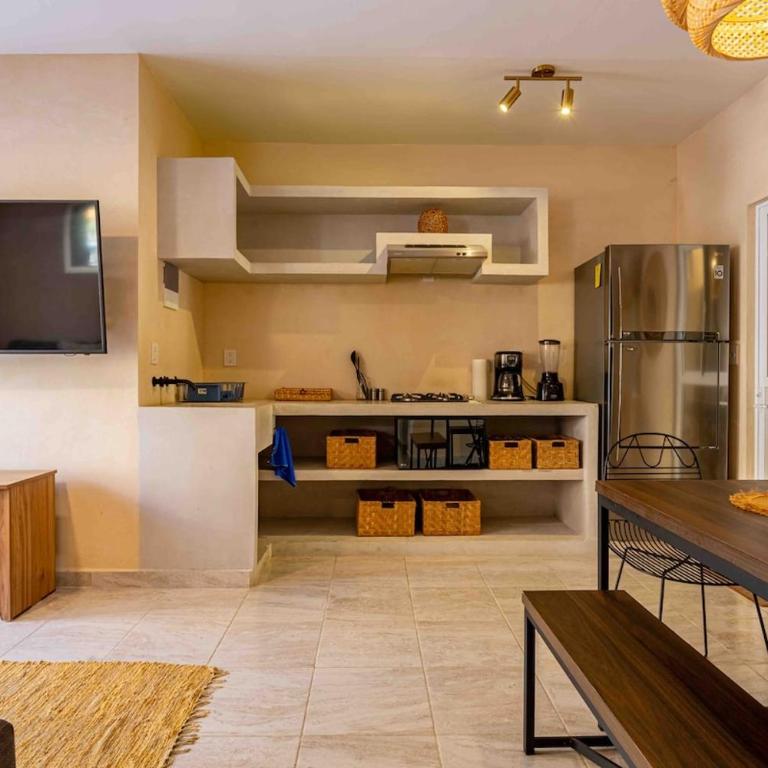 BEACH BOHO CONDO - 3 Rec Completely New - Three-Bedroom Apartment - 5