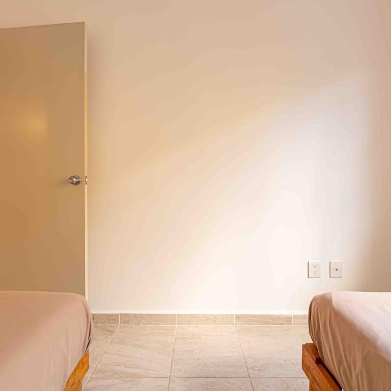 BEACH BOHO CONDO - 3 Rec Completely New - Three-Bedroom Apartment - 22