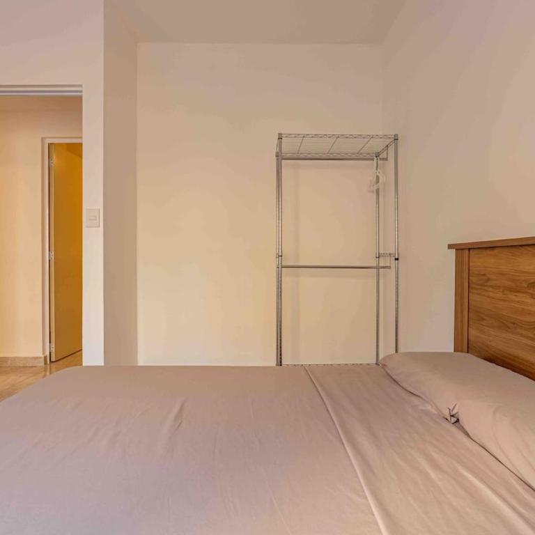BEACH BOHO CONDO - 3 Rec Completely New - Three-Bedroom Apartment - 24