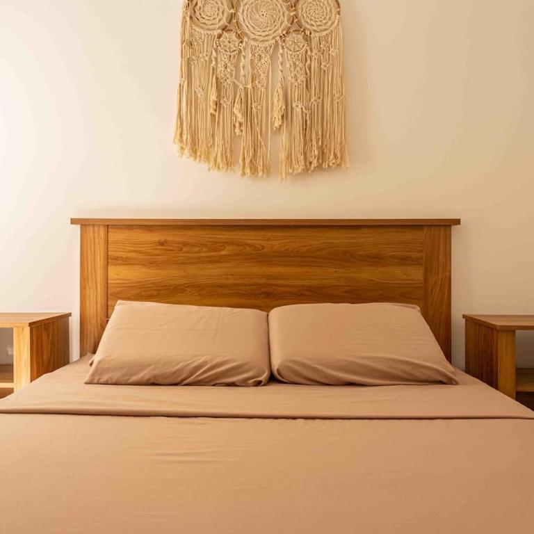 BEACH BOHO CONDO - 3 Rec Completely New - Three-Bedroom Apartment - 25