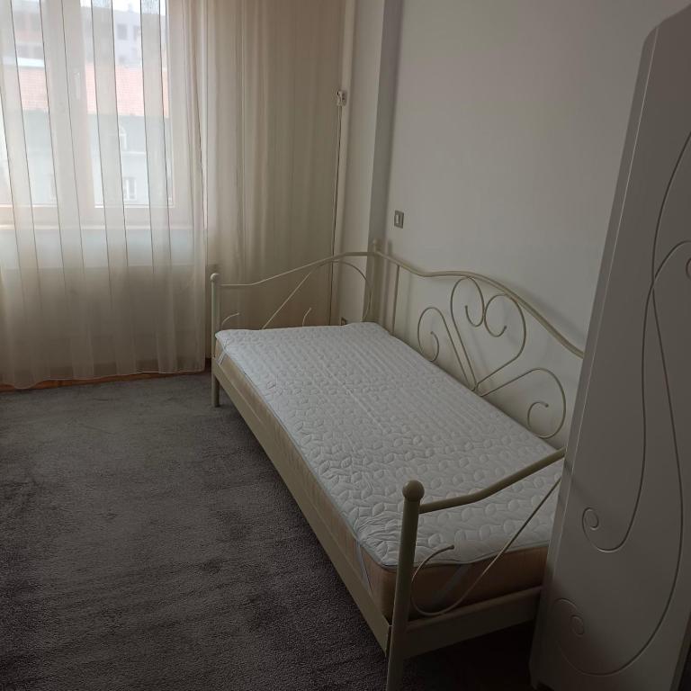 Zora - Two-Bedroom Apartment - 12
