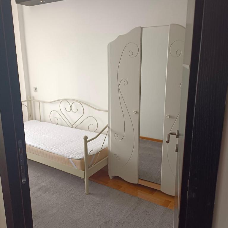 Zora - Two-Bedroom Apartment - 6