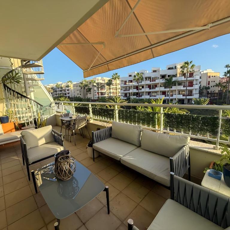 Stylish Palm Mar Apartment with Sunny Terrace BRAVO's House - Appartement 1 Chambre avec Terrasse - 11