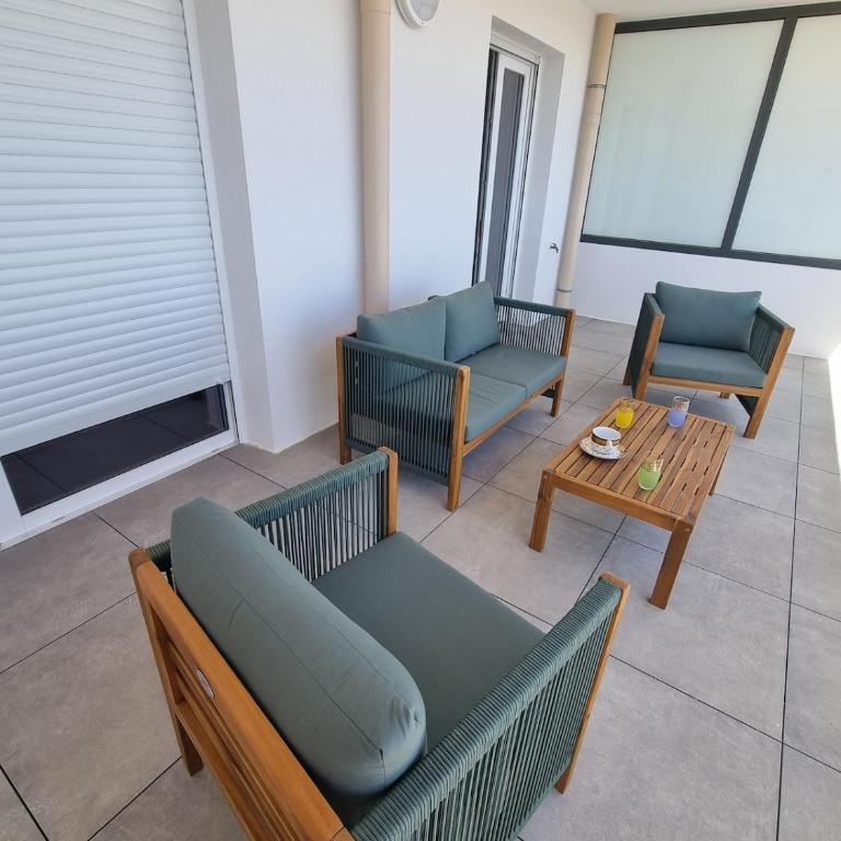 Napoland Beau T2 avec grande terrasse et garage - One-Bedroom Apartment with Terrace - 7