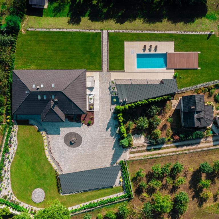 Hillmax Residence - Vila - 12