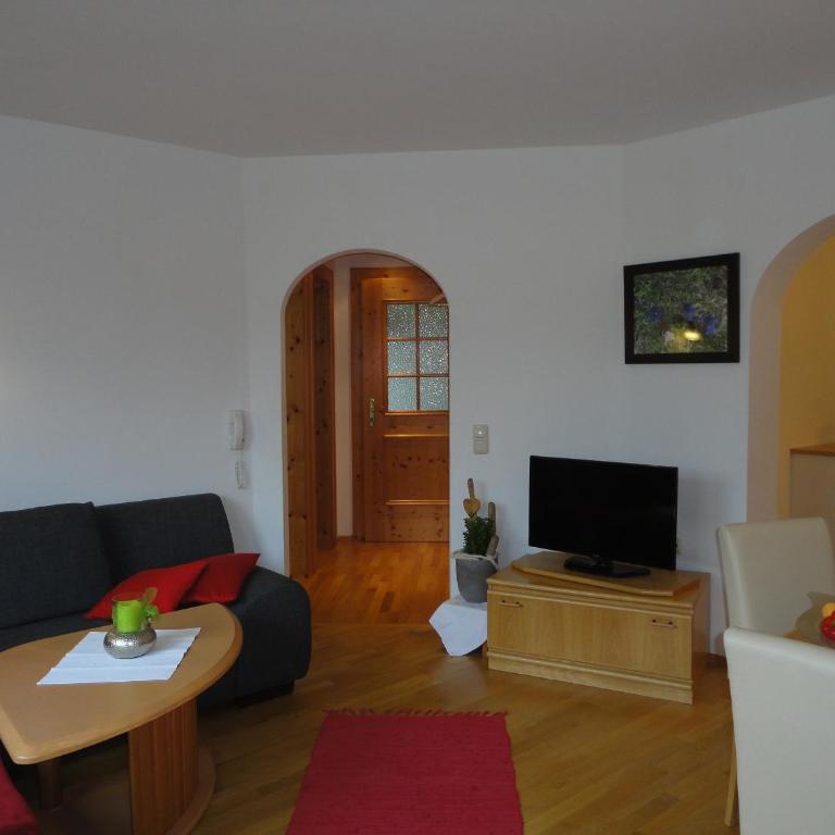 Ferienwohnung Ronacher - Two-Bedroom Apartment with Balcony - 42