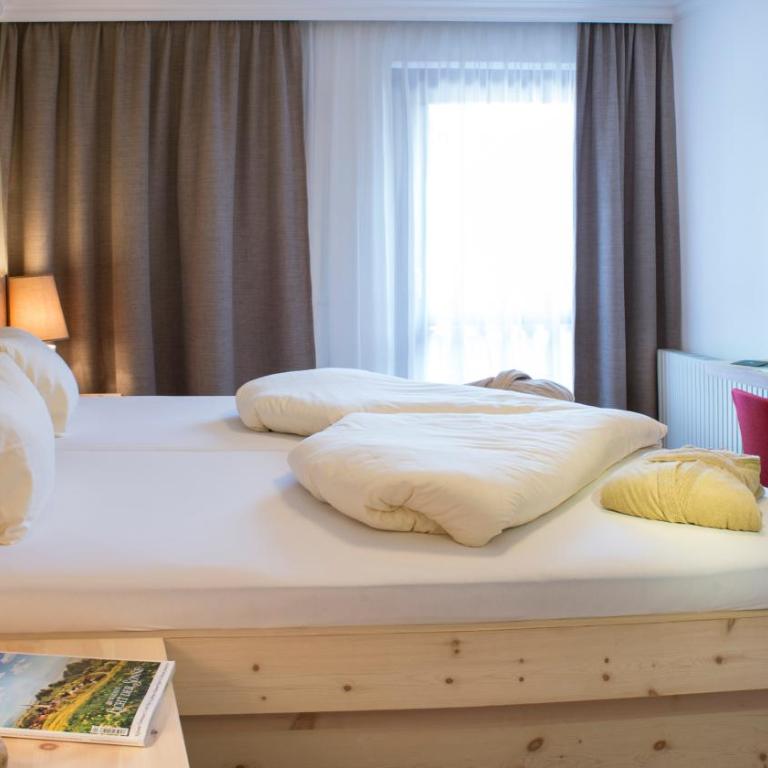 Lifestyle Hotel eder - Dreibettzimmer mit Balkon - 8