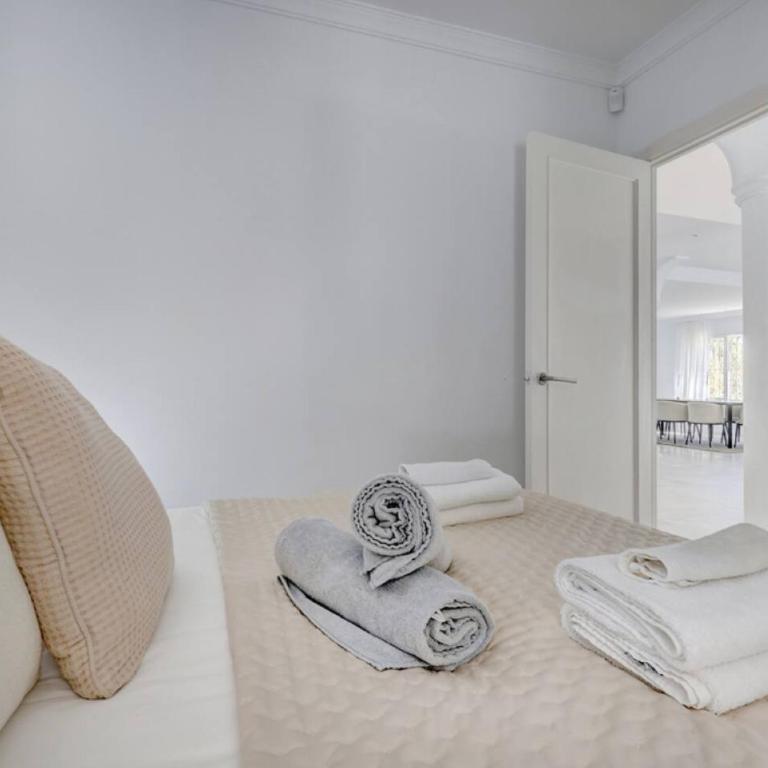 Stunning 5 Bedroom Villa in Puerto Banus with Pool - Villa - 16