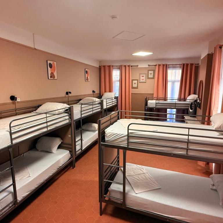HOTEL SYLVABELLE - Lit Simple dans Dortoir pour Femmes - 4