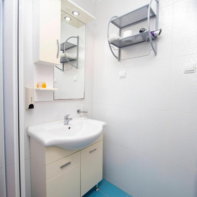 Apartments Vila Anastasia - Double Room with Balcony - 6