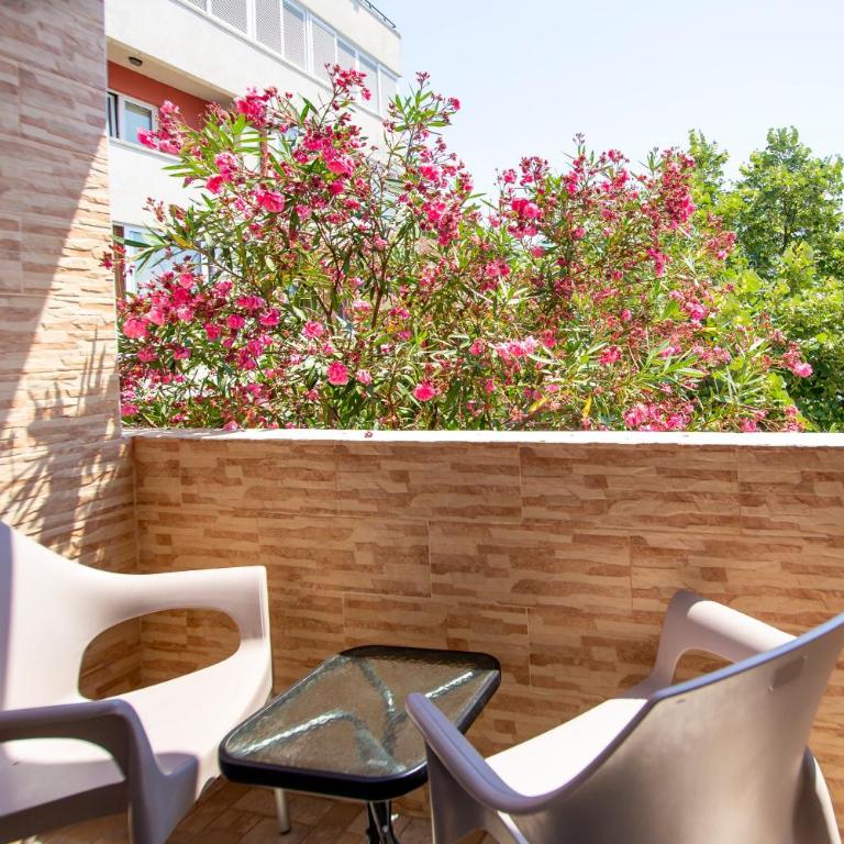 Apartments Vila Anastasia - Double Room with Balcony - 4