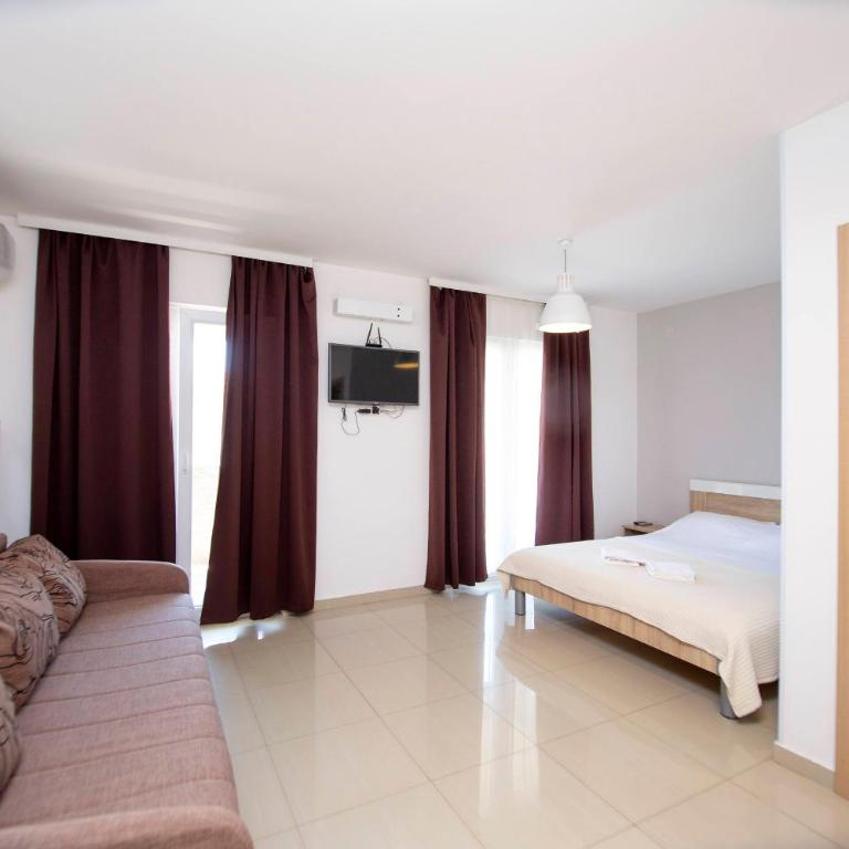 Apartments Vila Anastasia - Studio with Balcony (4 Adults) - 7