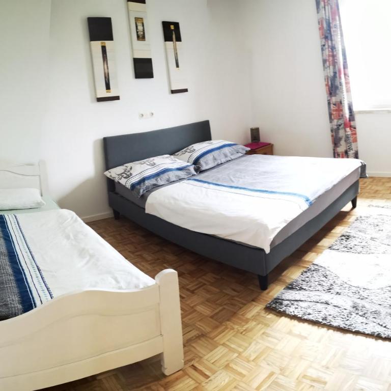 KUNTERBUNT am Wallersee - Two-Bedroom Apartment - 4