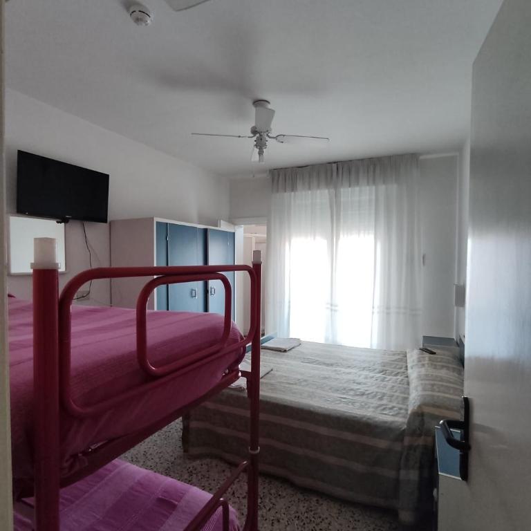Hotel Moresco Riccione - Piscina Beach Village - Standard Double Room - 4