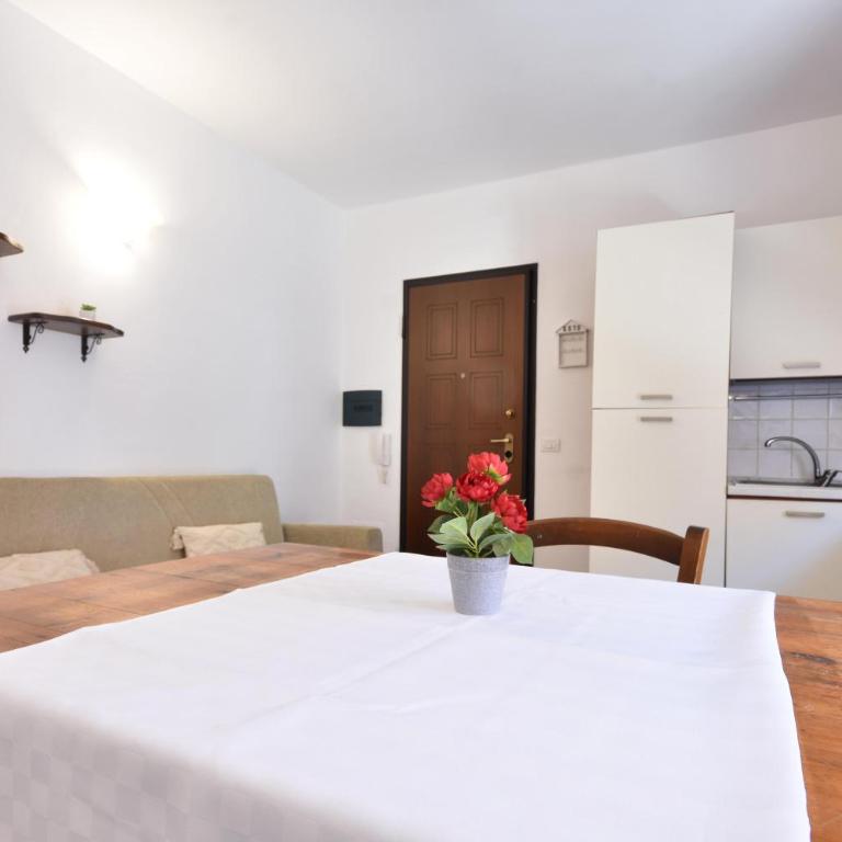 Elena's House - One-Bedroom Apartment - 10