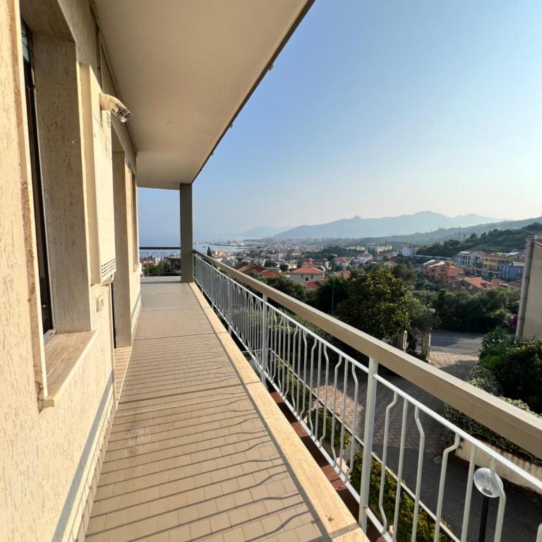 Pietra Ligure Sea View Parking & Bike Box - Appartamento con 2 Camere da Letto - 10
