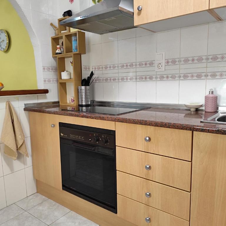 Cozy retreat with Green Terrace and Balcony Access - Apartamento de 2 dormitorios - 11