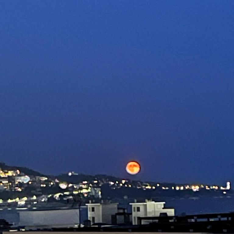 Mer à 5 minutes et vue splendide! - Appartement 2 Chambres avec Balcon et Vue sur la Mer - 19