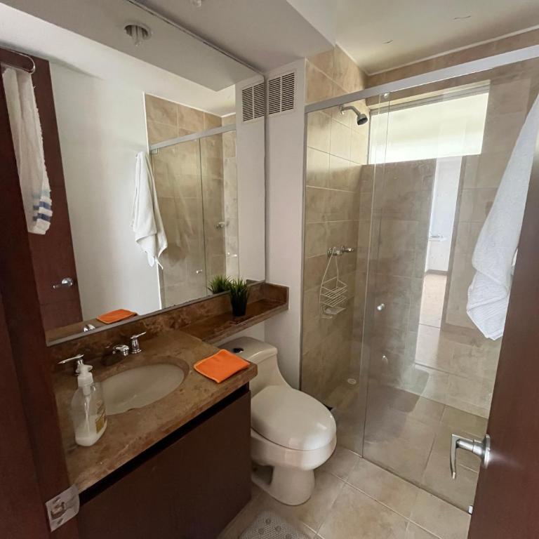 Cómoda Habitación Privada Con Baño, Piscina & Gym - Habitación Doble con baño privado externo - 11