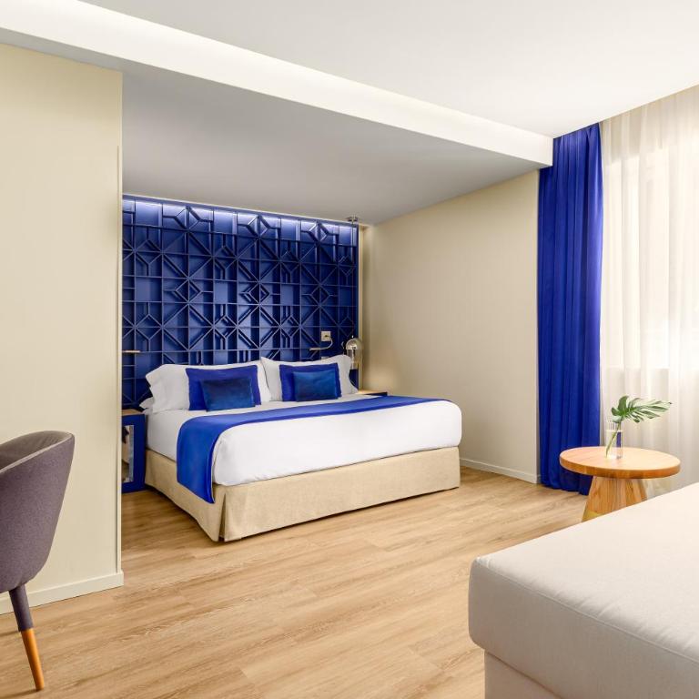 Room Mate Macarena, Madrid Gran Vía - Standard Triple Room - 1