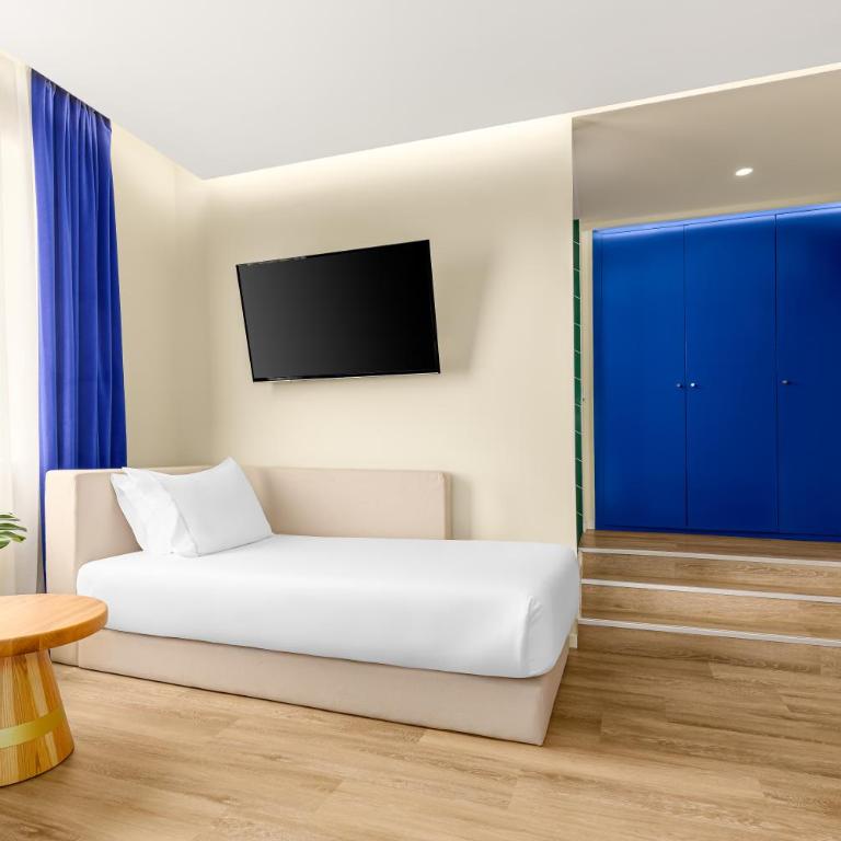 Room Mate Macarena, Madrid Gran Vía - Standard Triple Room - 3