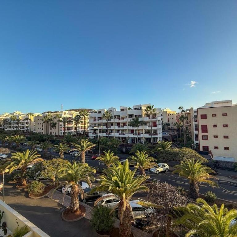 Stylish Palm Mar Apartment with Sunny Terrace BRAVO's House - Appartement 1 Chambre avec Terrasse - 23