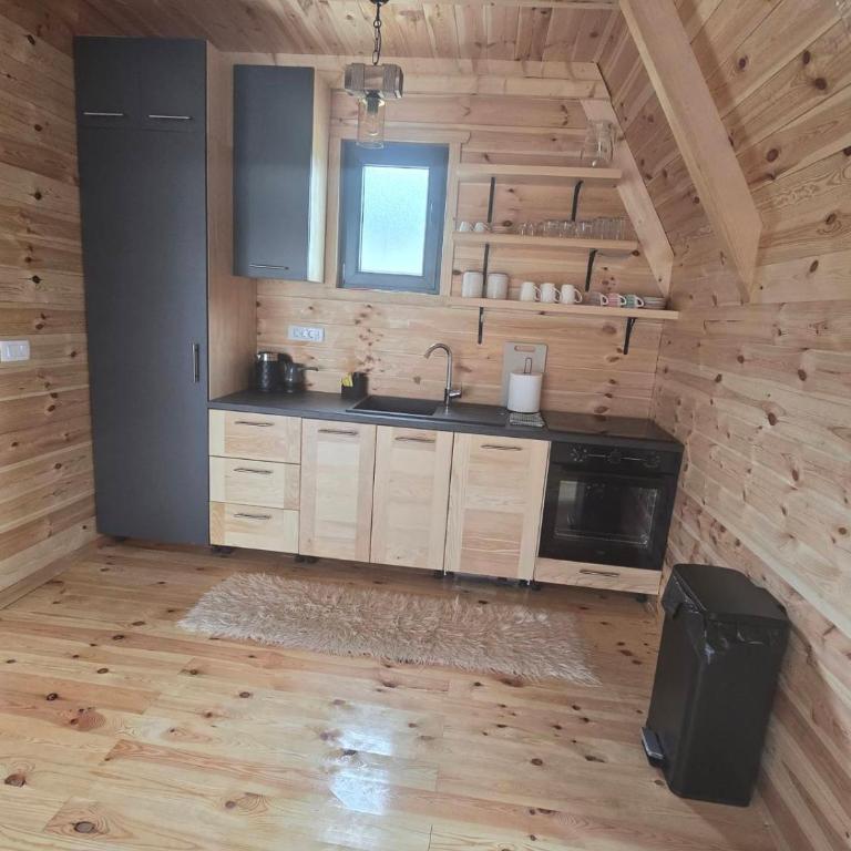 Apartments CENTER OF THE WORLD - Two-Bedroom House - 5