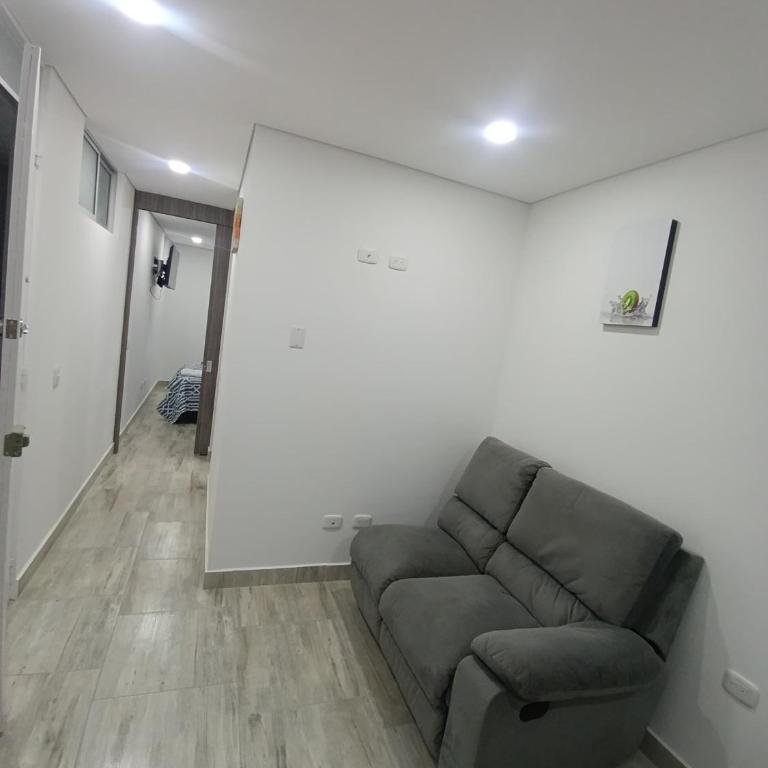 Apartaestudio amoblado, Edificio Avanzzare T2-504 - Apartamento de 1 dormitorio - 2