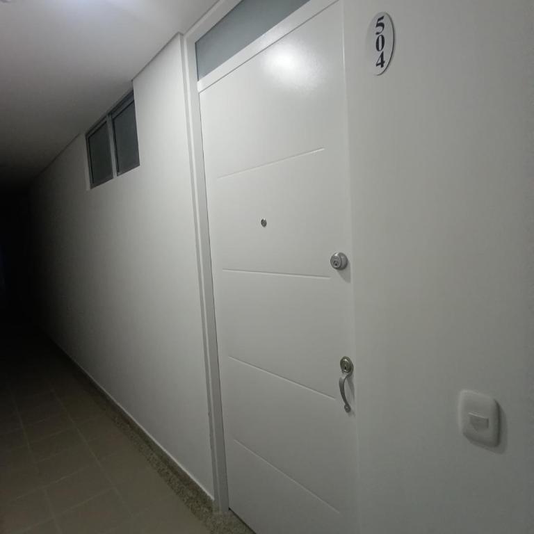 Apartaestudio amoblado, Edificio Avanzzare T2-504 - Apartamento de 1 dormitorio - 9
