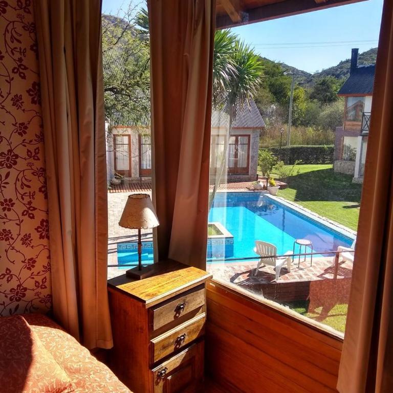 Cabañas Ayres del Lago Potrero - Habitación Familiar con vistas a la montaña - 1