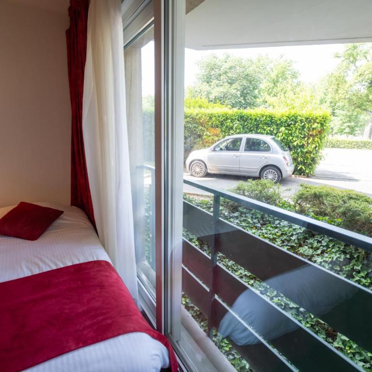 Logis Hotel Arc En Ciel - Chambre Lits Jumeaux - 2