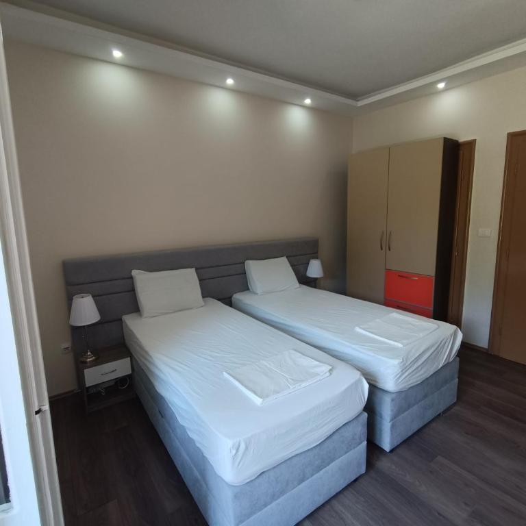 Fountain View Slavija Apartment - Apartman sa 2 Spavaće Sobe i Terasom - 11