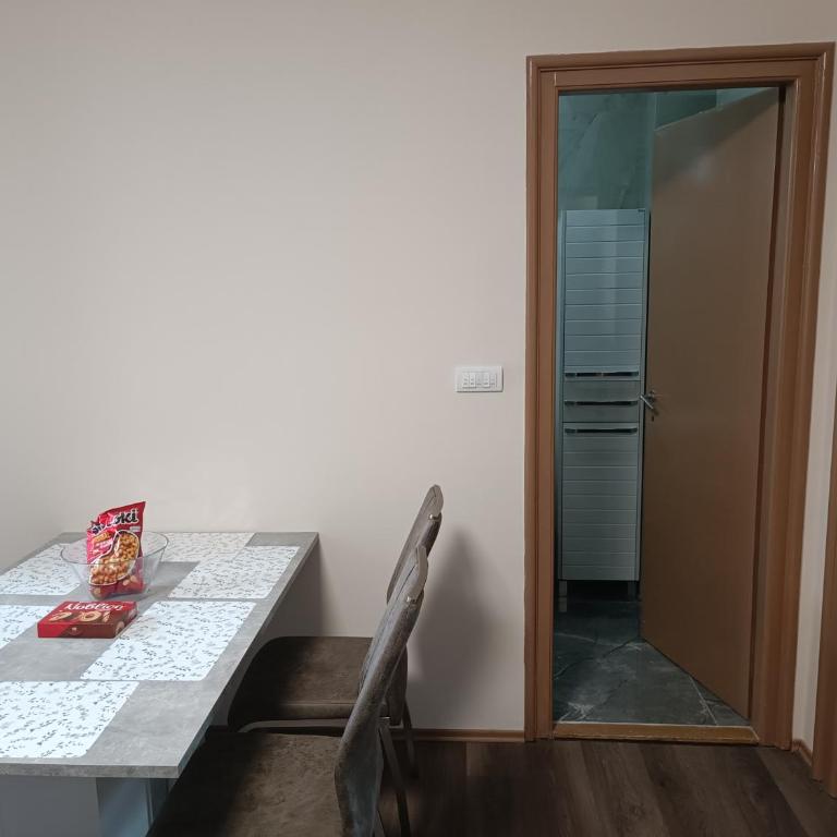 Fountain View Slavija Apartment - Apartman sa 2 Spavaće Sobe i Terasom - 16