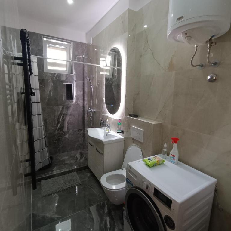 Fountain View Slavija Apartment - Apartman sa 2 Spavaće Sobe i Terasom - 27