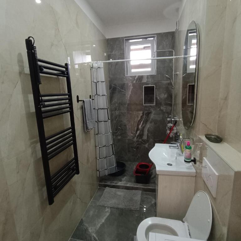 Fountain View Slavija Apartment - Apartman sa 2 Spavaće Sobe i Terasom - 32