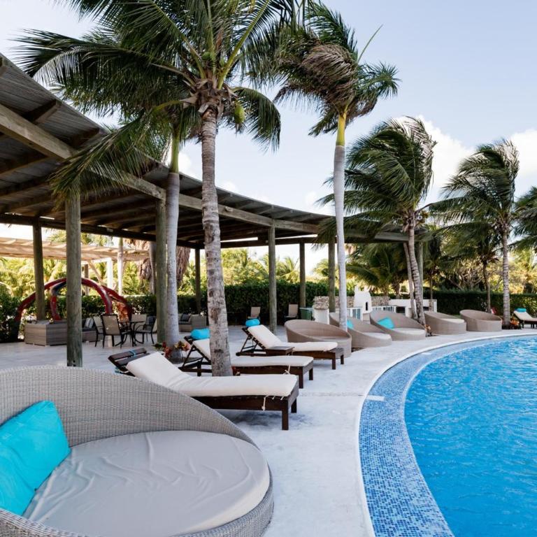Apartment on the beach! Infinity pool - Three-Bedroom Apartment - 15