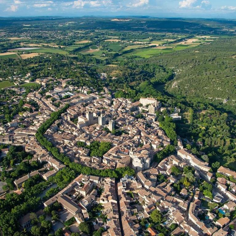 Villa d'antiquaire Heure bleue - 160 m2 Suites et Jardin à 10 mn à pied du centre d'Uzès - Villa - 35