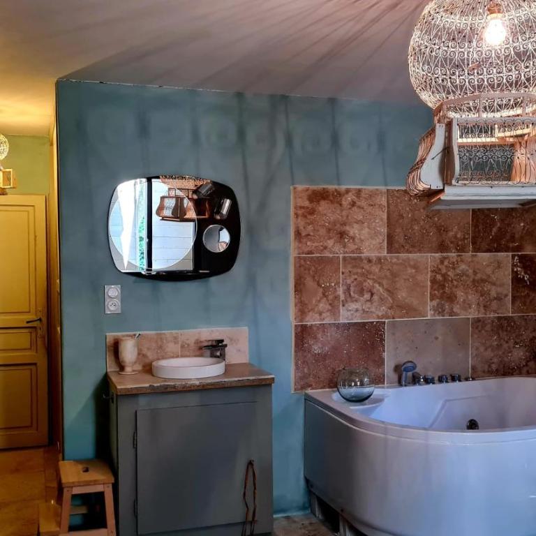 Villa d'antiquaire Heure bleue - 160 m2 Suites et Jardin à 10 mn à pied du centre d'Uzès - Villa - 13