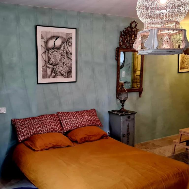Villa d'antiquaire Heure bleue - 160 m2 Suites et Jardin à 10 mn à pied du centre d'Uzès - Villa - 11