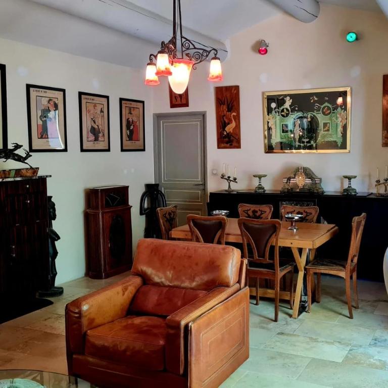Villa d'antiquaire Heure bleue - 160 m2 Suites et Jardin à 10 mn à pied du centre d'Uzès - Villa - 5