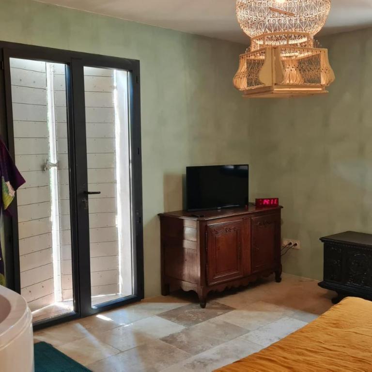 Villa d'antiquaire Heure bleue - 160 m2 Suites et Jardin à 10 mn à pied du centre d'Uzès - Villa - 12