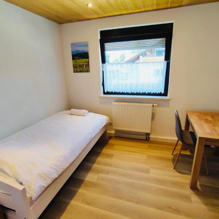 Allpartment Allgäu - Ferienwohnung mit 3 Schlafzimmern & Balkon - Apartamento de 3 dormitorios con balcón - 15