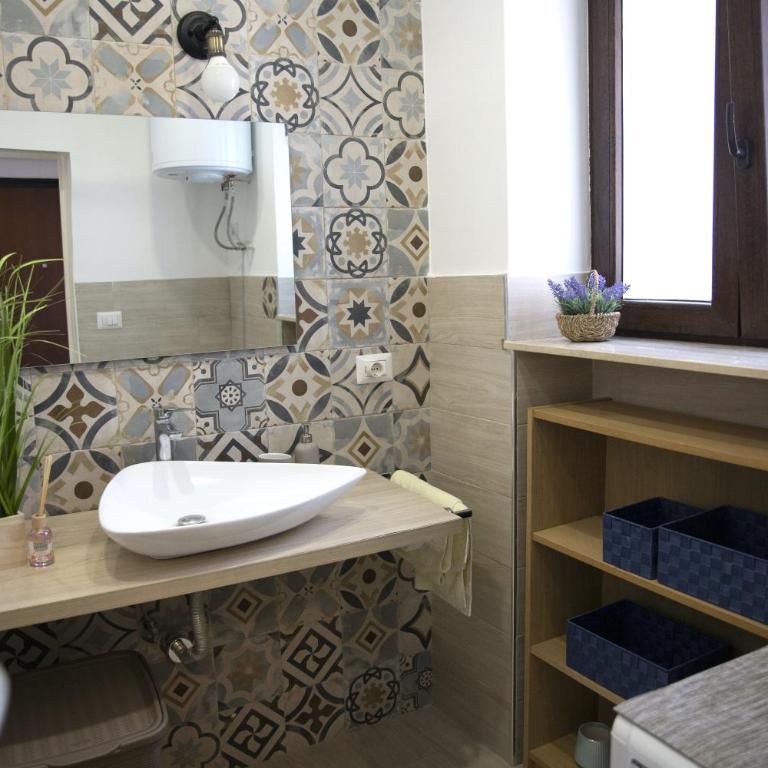 Ursino Stay - One-Bedroom House - 12