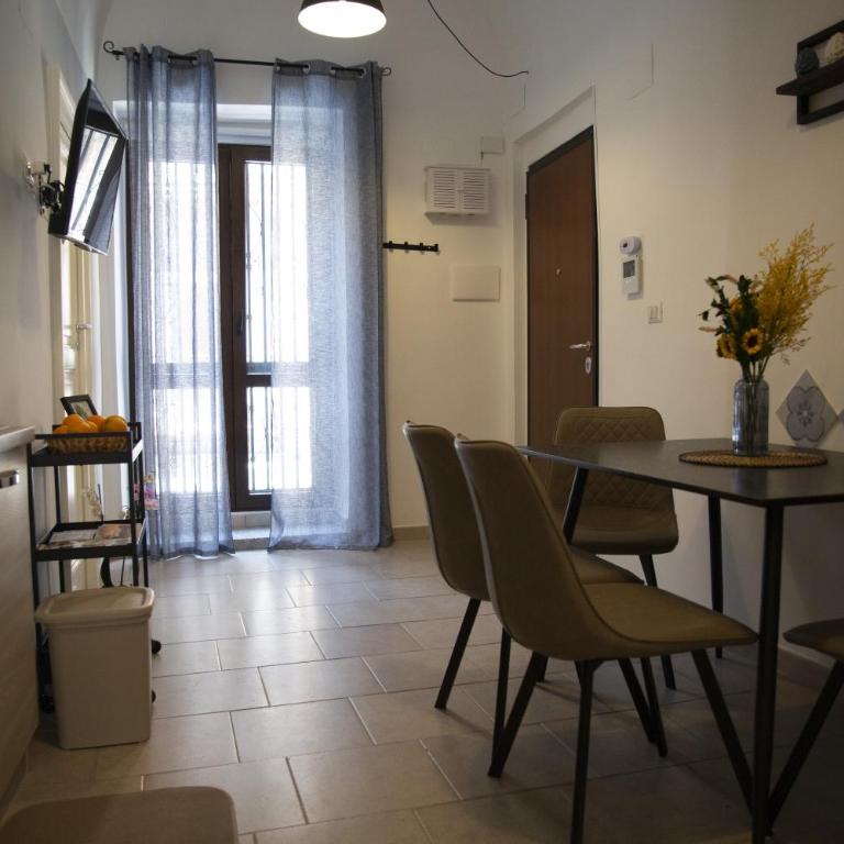 Ursino Stay - One-Bedroom House - 9