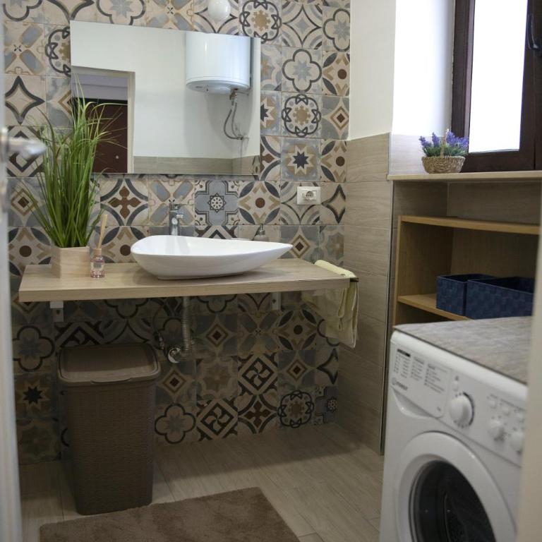 Ursino Stay - One-Bedroom House - 13