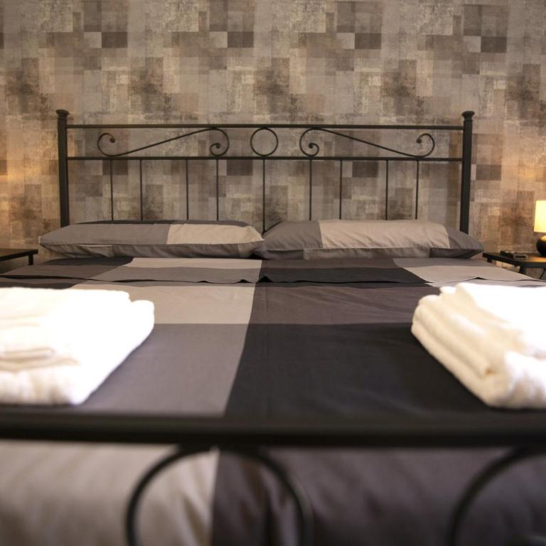 Ursino Stay - One-Bedroom House - 17