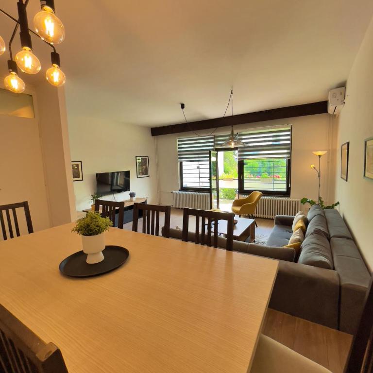 Sarajevo City Oasis - Three-Bedroom Home - 23